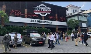 Holywings Itu Tempat Apa Sih